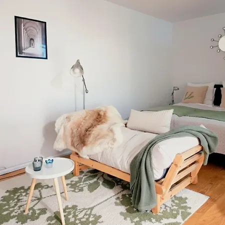 Nature-inspired Cozy Retreat W Balcony Near Train