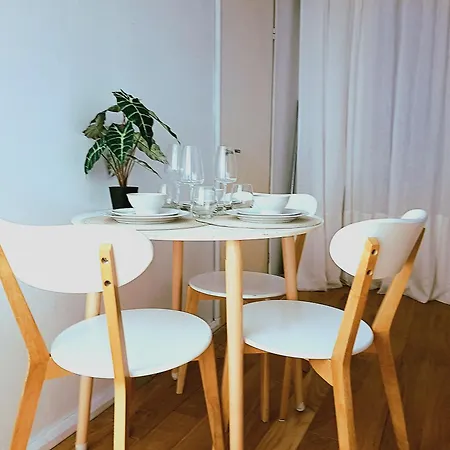 Daire Nature-inspired Cozy Retreat W Balcony Near Train Vantaa