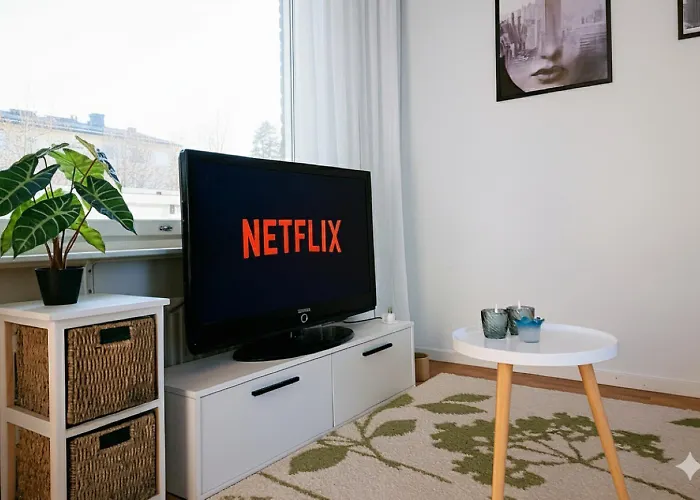 Nature-inspired Cozy Retreat W Balcony Near Train * 万塔