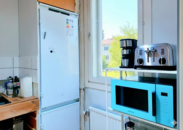 公寓 Nature-inspired Cozy Retreat W Balcony Near Train